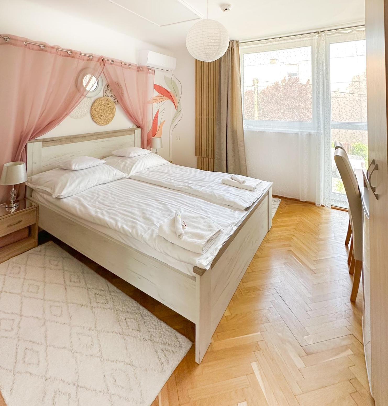 Bed and Breakfast Zen House à Hajdúszoboszló Extérieur photo